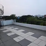 Satyabhama Homestay-Ruby- Luxury One Rk Appartment