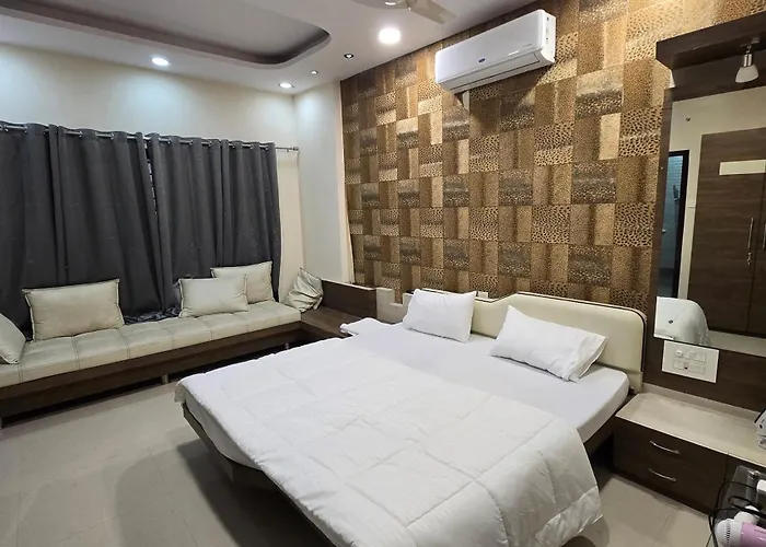 Satyabhama Homestay-Ruby- Luxury One Rk Appartment