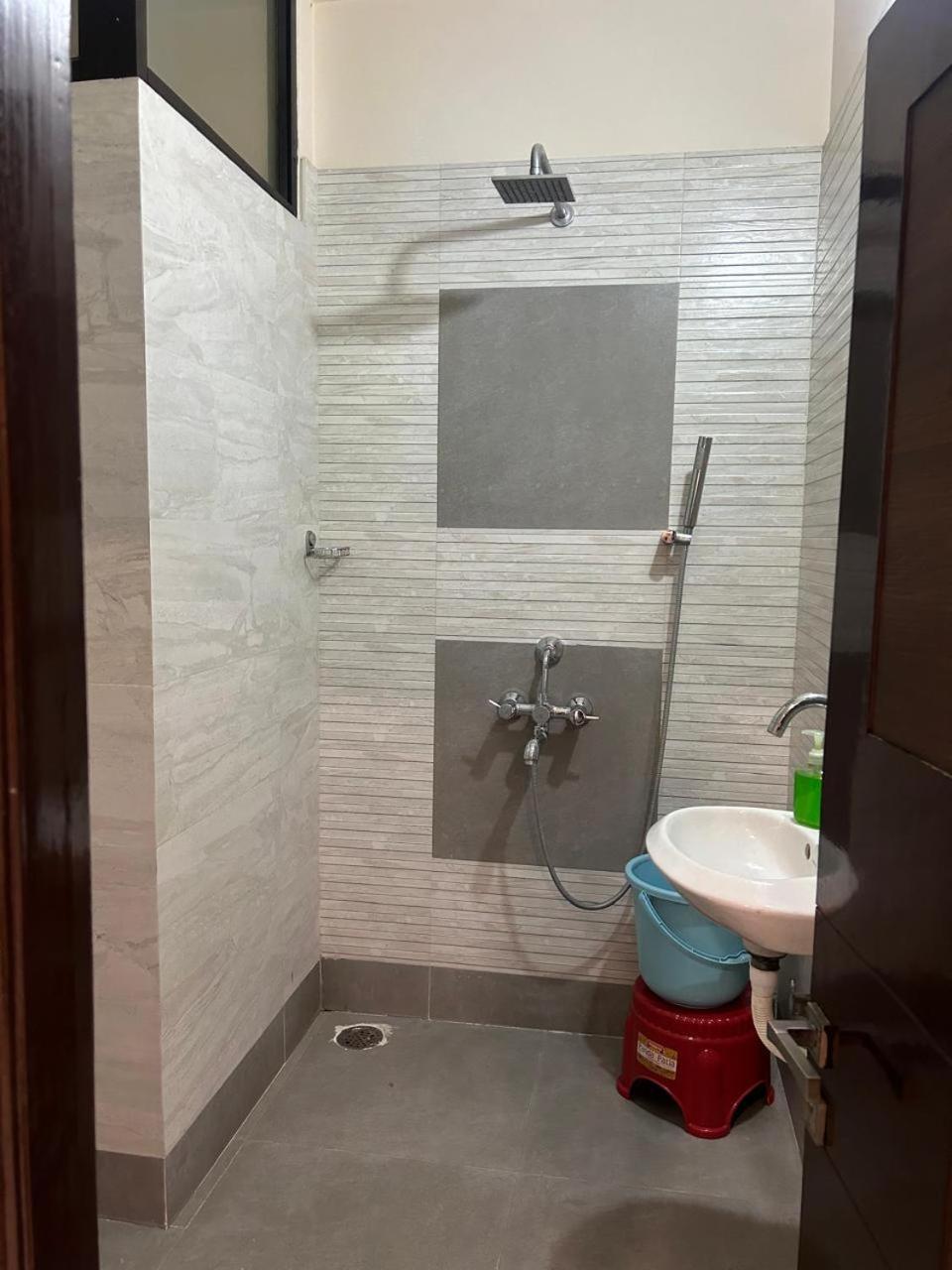 Satyabhama Homestay-ruby- Luxury One Rk Apartment Indore