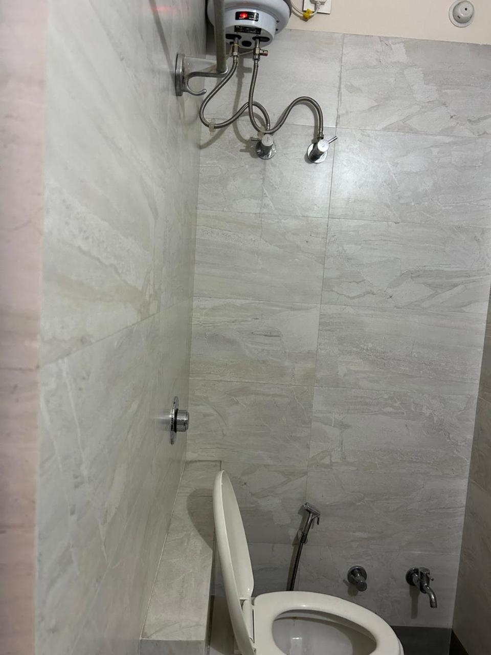 Satyabhama Homestay-ruby- Luxury One Rk Apartment