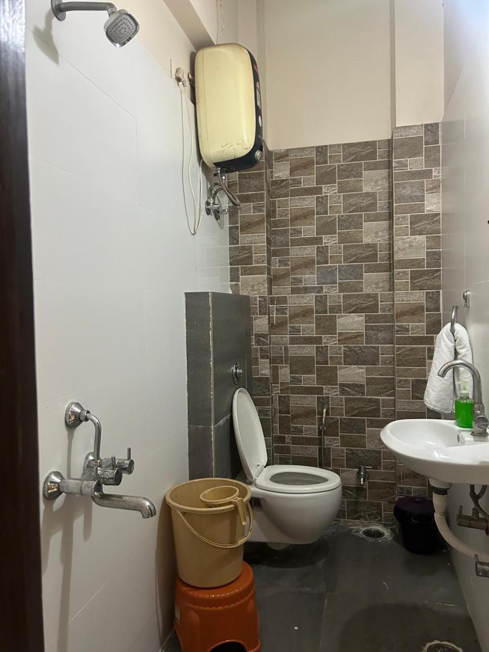 Satyabhama Homestay-ruby- Luxury One Rk Apartment Indore