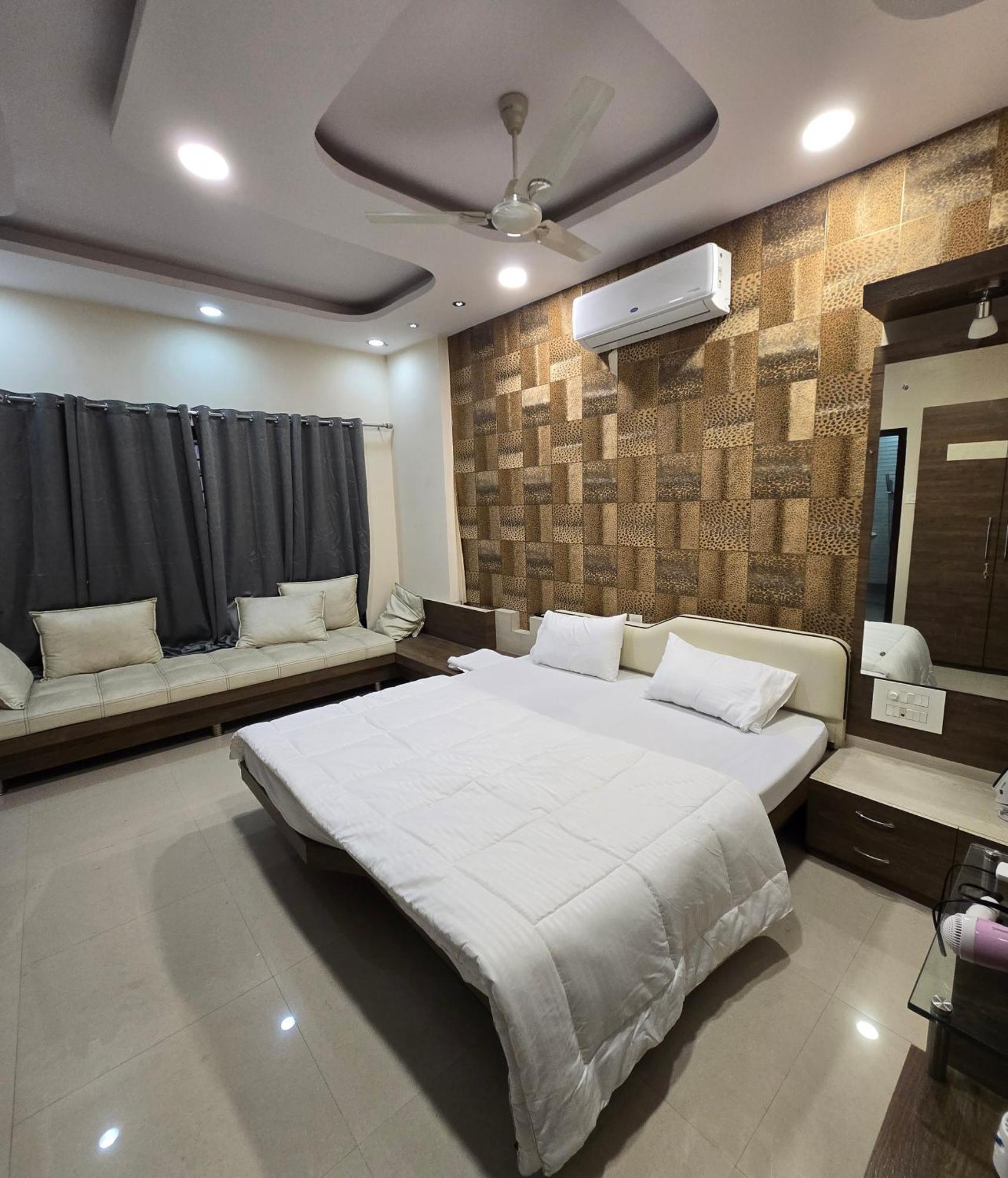 Satyabhama Homestay-ruby- Luxury One Rk Apartment *